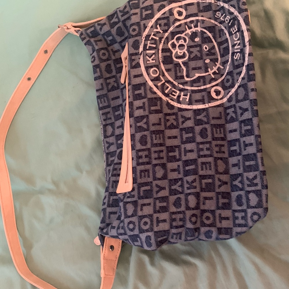 hello kitty purse